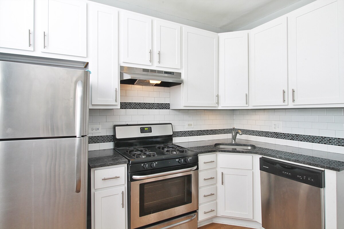 1228D - 1228-1230 N. Austin Blvd.