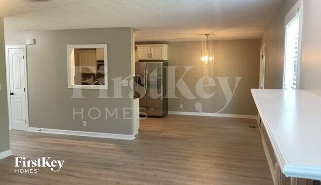 Building Photo - 3651 Fox Tail Dr