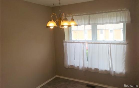 Building Photo - 20827 E Glen Haven Cir