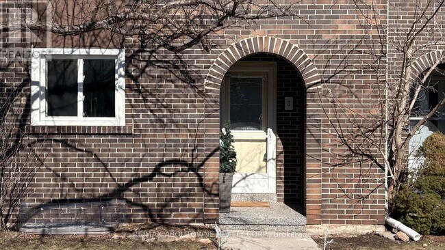 Photo du bâtiment - 1440 Sixth Line