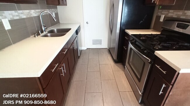 Foto del edificio - Hacienda Heights 2 Bedroom Condo