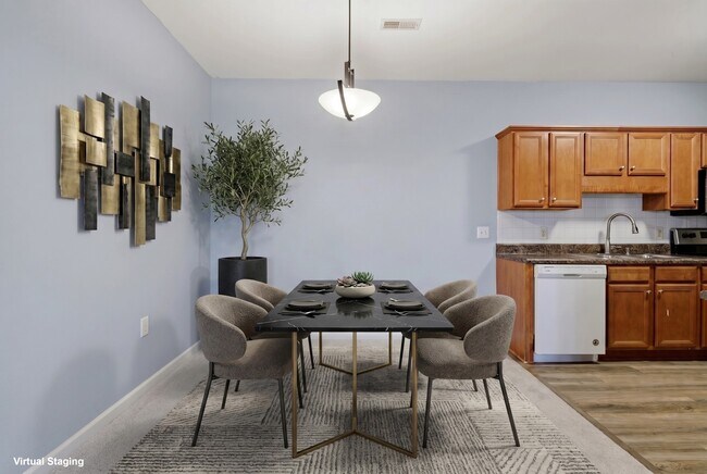 Foto del edificio - 625 Marshtree Ln