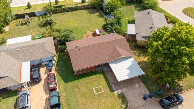 Foto del edificio - 2804 SE 47th St