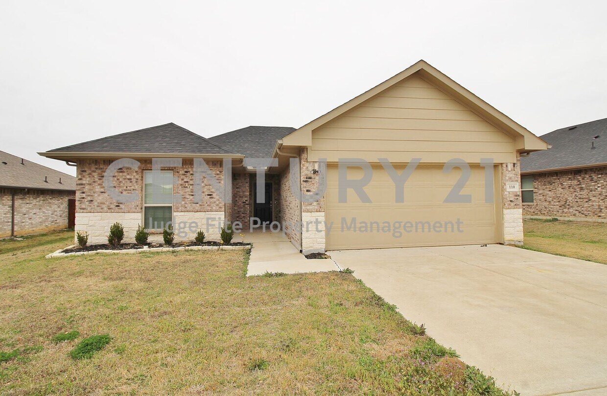 Primary Photo - Gorgeous 4/2/2 in Mabank Ready For Move-in!