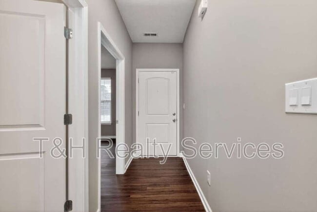 Building Photo - 5641 Brownstone Dr