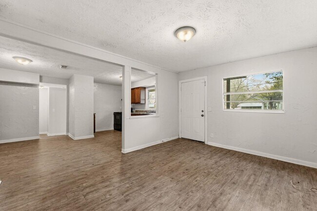 Foto del edificio - 744 Mackinaw St