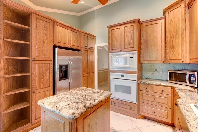 Foto del edificio - 6411 5 Acre Wood St