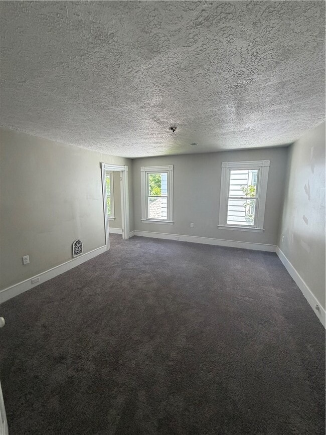 Building Photo - 454 Riverside Ave