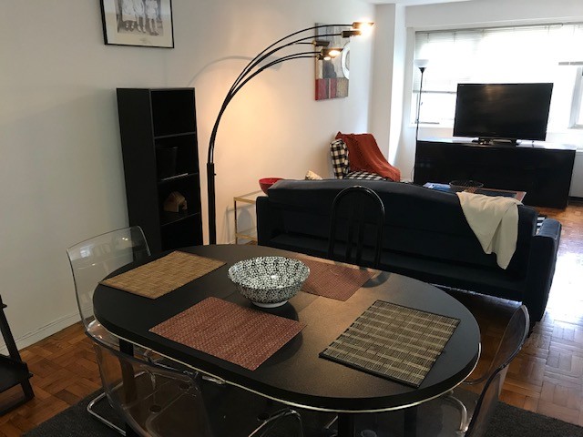 Foto del edificio - 321 E 48th St