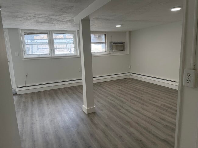 Foto del edificio - 711A 27th St