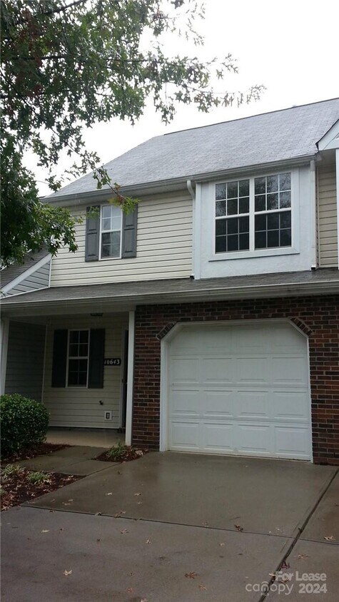 Primary Photo - 10643 Greyhound Dr