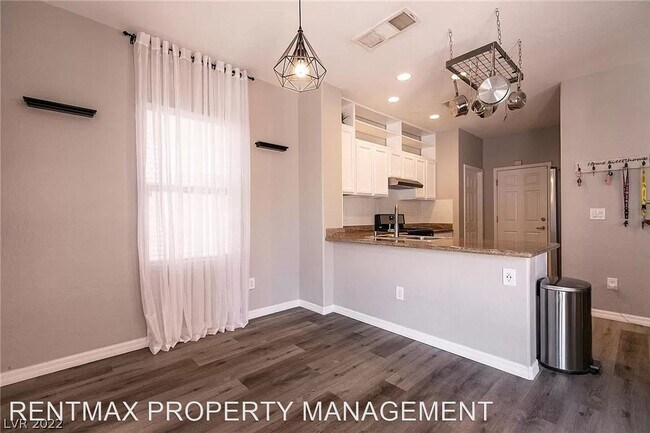 Foto del edificio - 3 br, 2.5 bath House - 4413 PENGUIN AVE