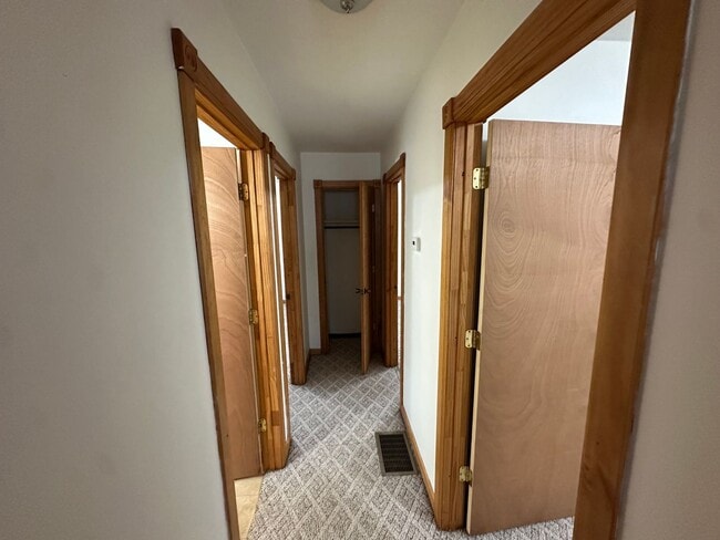 Foto del edificio - 3028 Meadowview Dr