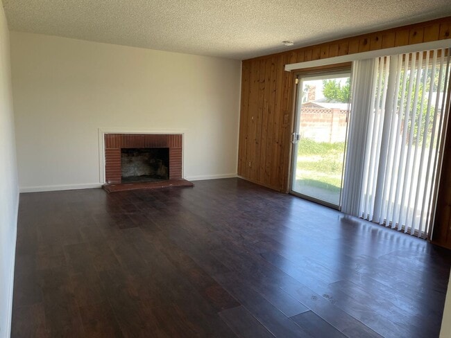Building Photo - 4617 Livingston Way, Sacramento, Ca 95823