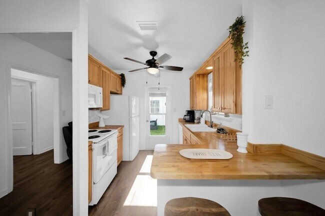 Foto del edificio - 2317 N Ocean Blvd