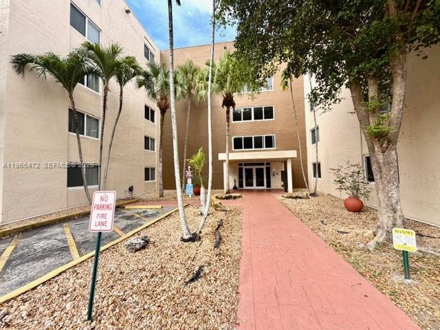 Building Photo - 6940 Miami Gardens Dr