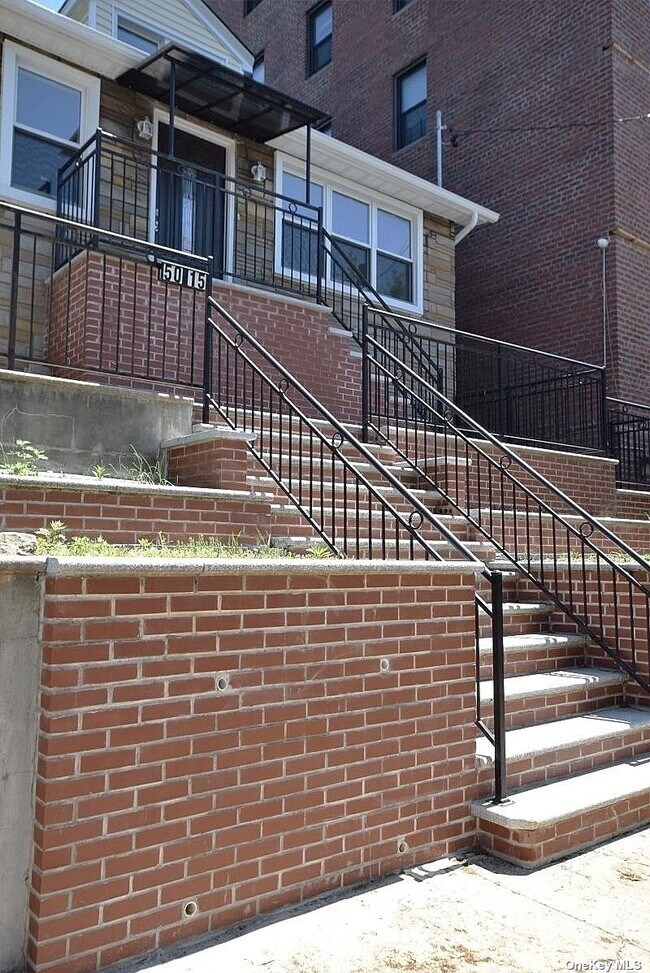 Building Photo - 50-15 39th Pl