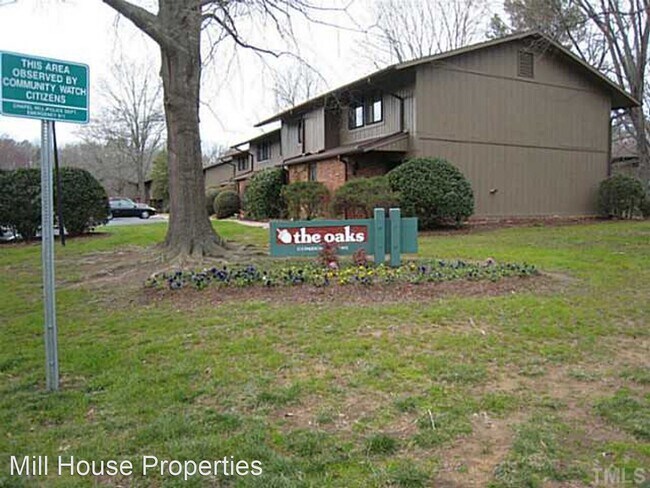 Building Photo - 2 br, 2.5 bath House - 107 Oak Tree
