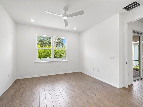 Foto del edificio - 1236 Enbrook Lp
