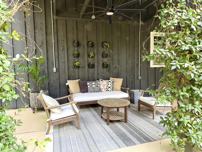 Photo - 6204 Old Military Rd House