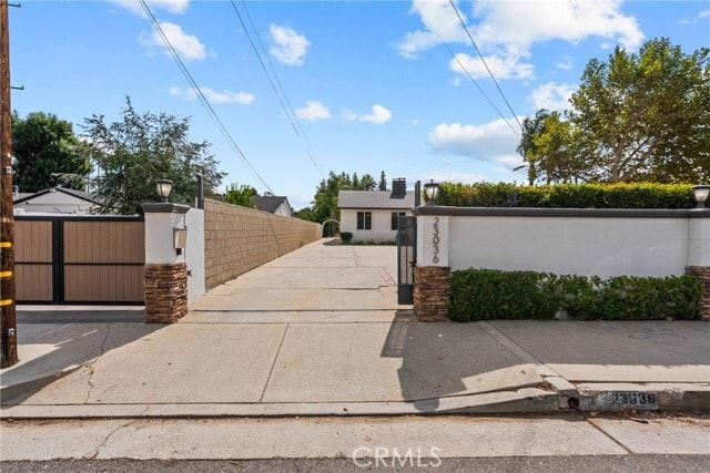 Foto del edificio - 23036 Burbank Blvd