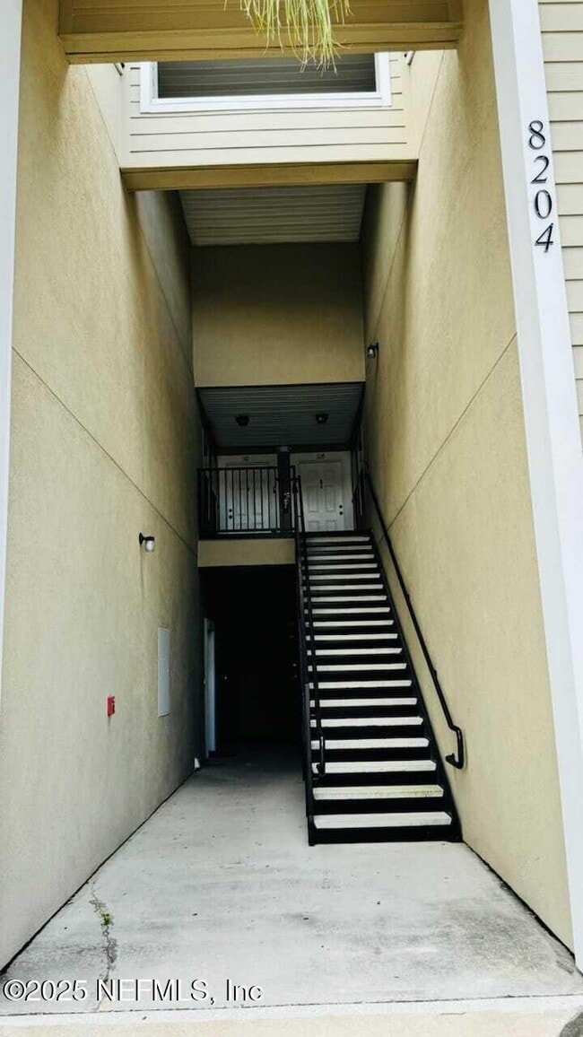 Building Photo - 8204 White Falls Blvd