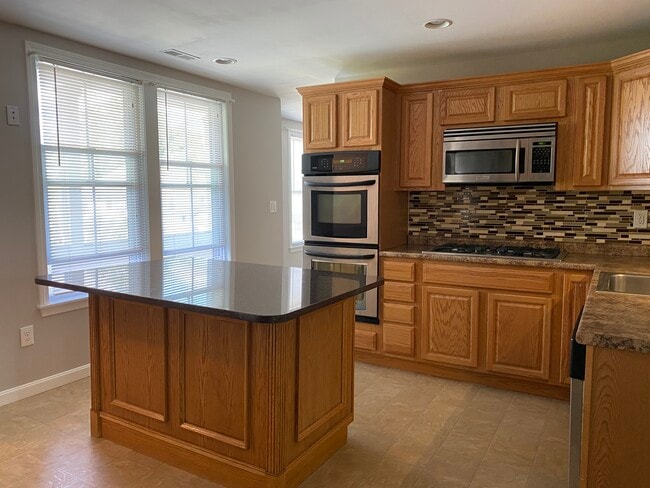 Kitchen - 99 Orleans St