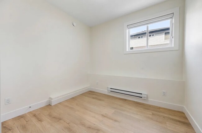 Building Photo - 8585 Forest Gate Dr