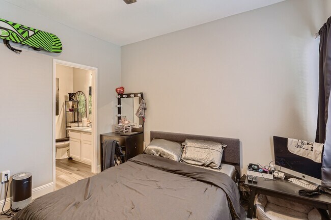 Foto del edificio - 2615 W Gary Ave