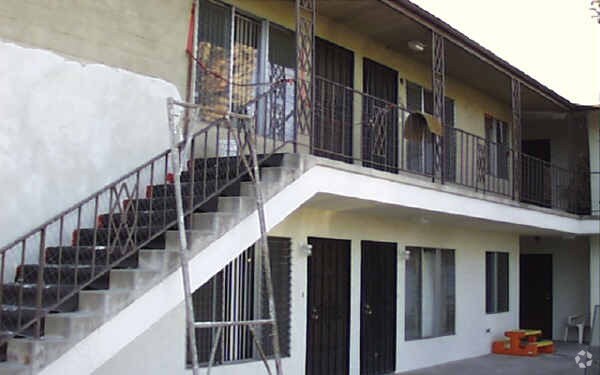 Building Photo - 3240-3260 Buena Vista Ave
