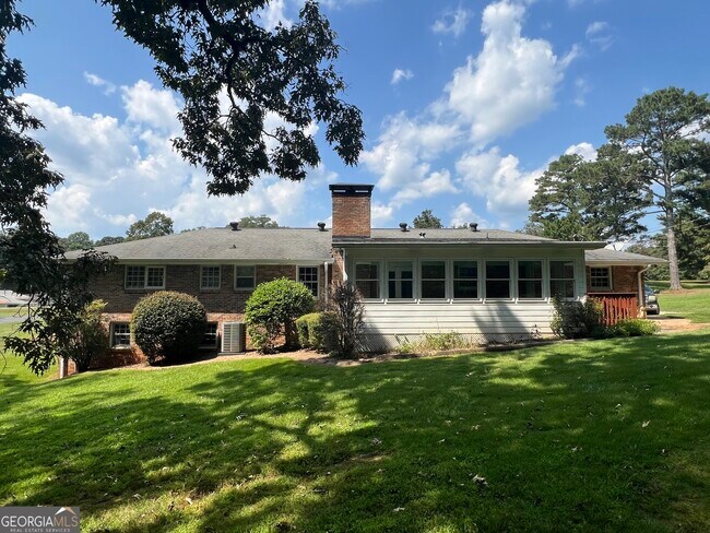 Foto del edificio - 215 Old Oxford Rd