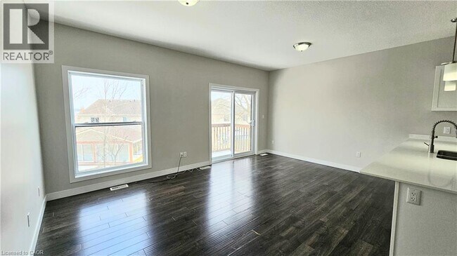 Photo du bâtiment - 439 Athlone Ave