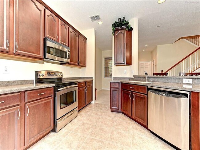 Building Photo - 8114 Villa Grande Ct
