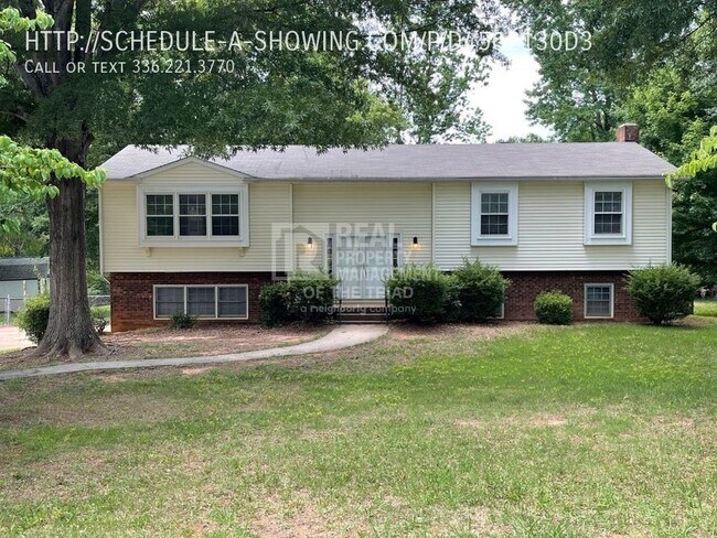 Building Photo - N Davidson Clemmons Home Friedburg Elem / ...