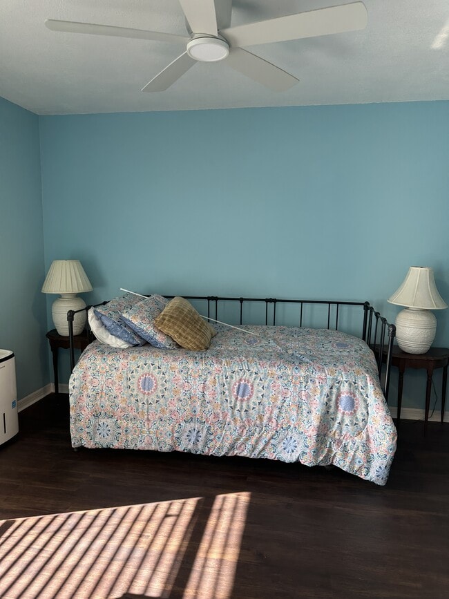 Building Photo - 2225 Jimmy Buffett Mem Hwy