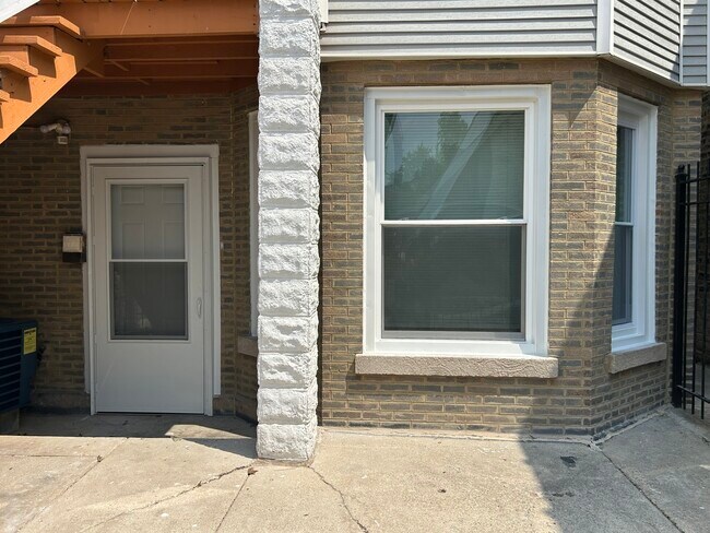 Foto del edificio - 3011 N Kedzie Ave