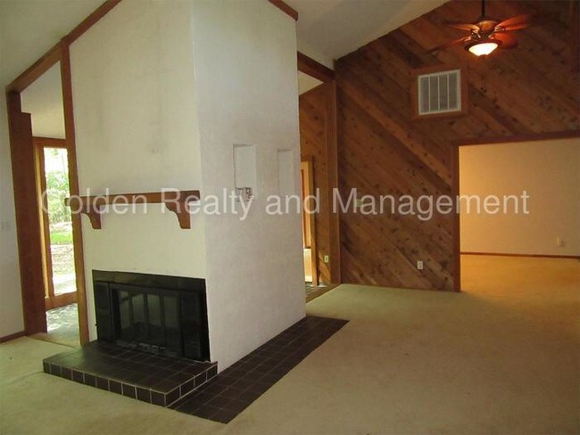 Building Photo - 10401 Ray Rd