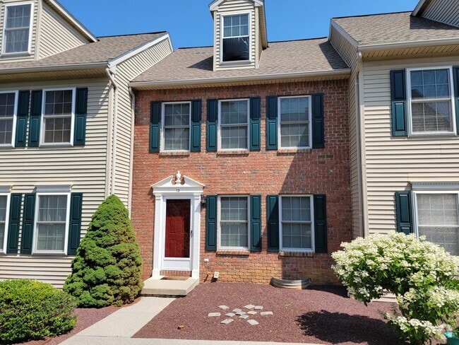 Building Photo - 13 Weiser Ct