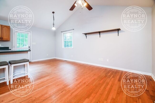 Building Photo - 210 Deer Run Dr