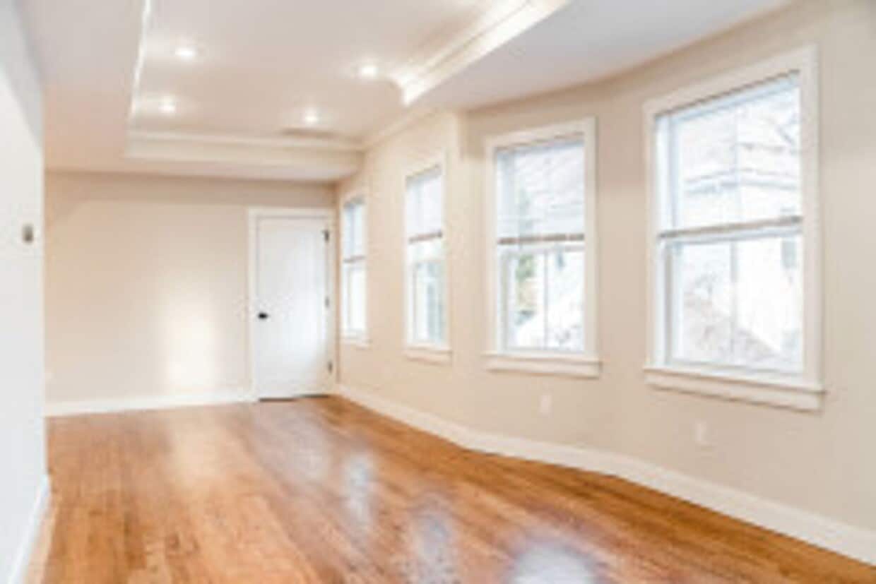 Photo - 11 Falkland St.
