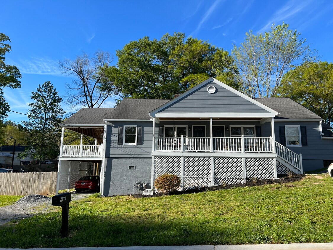 379 Phillips Dr SE, Marietta, GA 30060 Townhome Rentals in Marietta