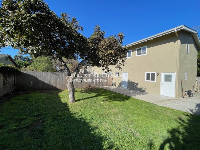 Building Photo - 568 Hermes Ave