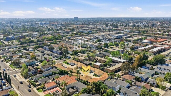 Building Photo - 186 E 21st St