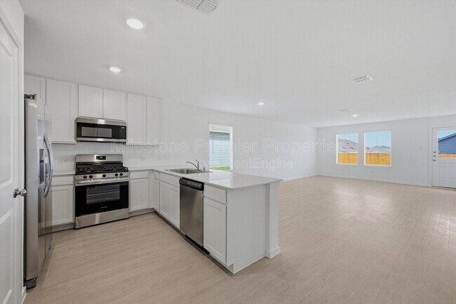 Foto del edificio - 3719 Longleaf Dr