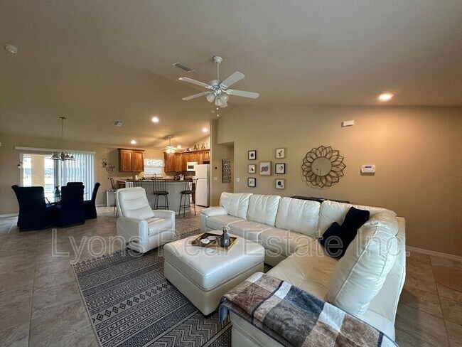 Foto del edificio - 2202 SE 8th St