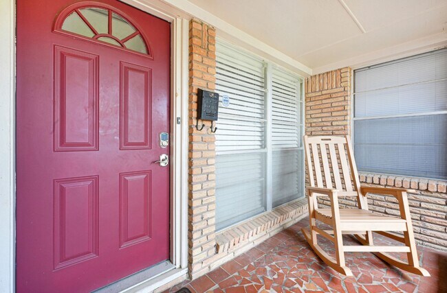 Building Photo - 1235 Ansbury Dr