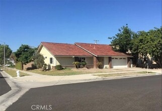 Building Photo - 5313 W Lehnhardt Ave