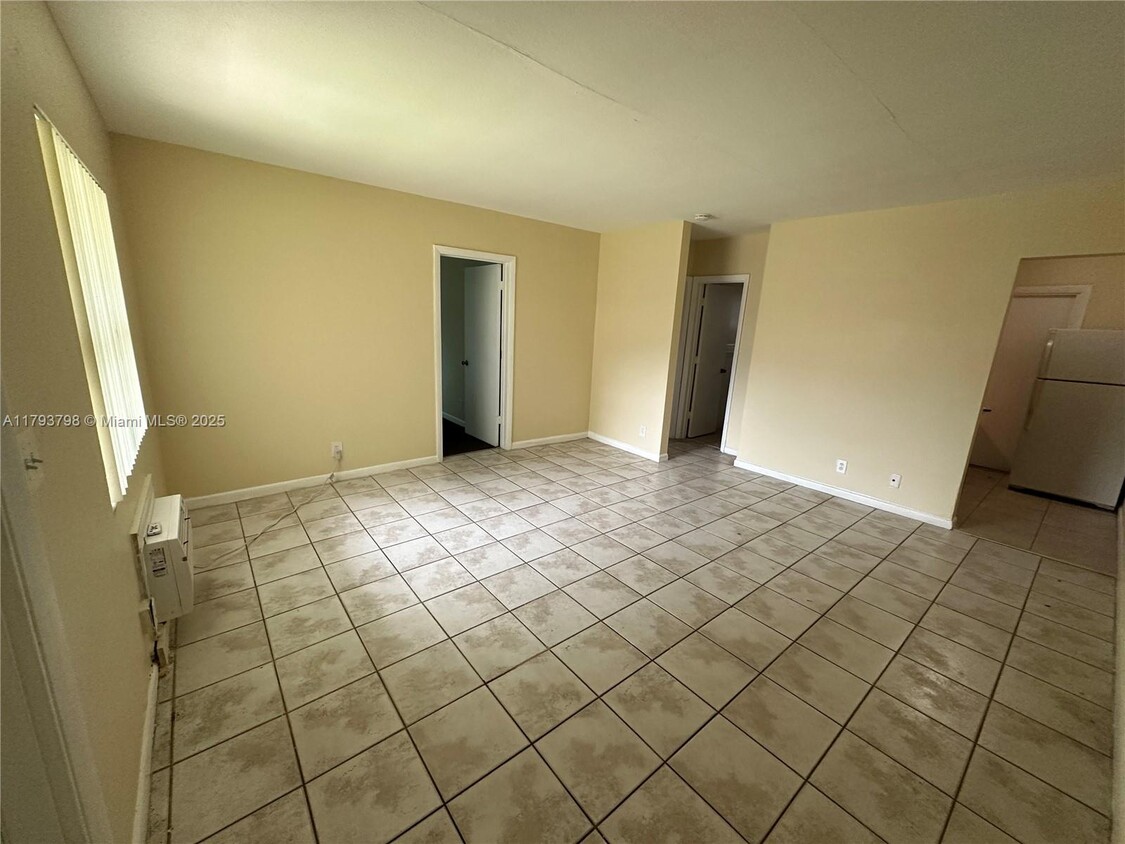 Foto principal - 148 NW 40th Ct