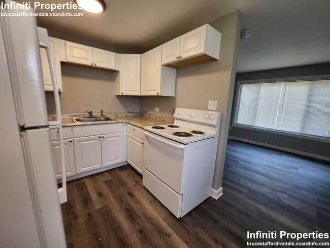Building Photo - 2113 W 119th St