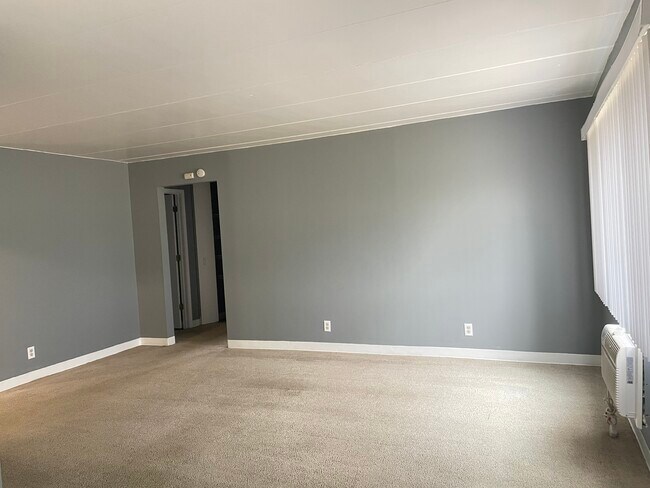 Building Photo - 3525 Normandy Ave